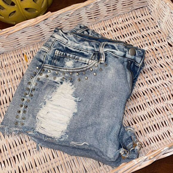 Demin Shorts with Studs, SZ 30 - Picture 2 of 6